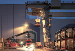 WACKER monitors the secure transport of both hazardous and non-hazardous goods. (photo)