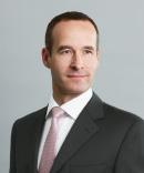 Dr. Tobias Ohler – Member of the WACKER Relief Fund’s Board of Directors and Executive Vice President of Siltronic AG, Munich Headquarters (photo)