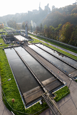 Bio-stage of the wastewater treatment system at the Burghausen site (Foto)
