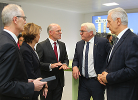 German President Frank-Walter Steinmeier visiting WACKER’s Nünchritz production site (photo)