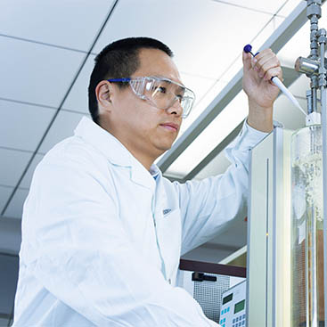 Silicone expert Henry Fan and his team are working on novel flame retardants for plastics at WACKER’s Technical Center in Shanghai.